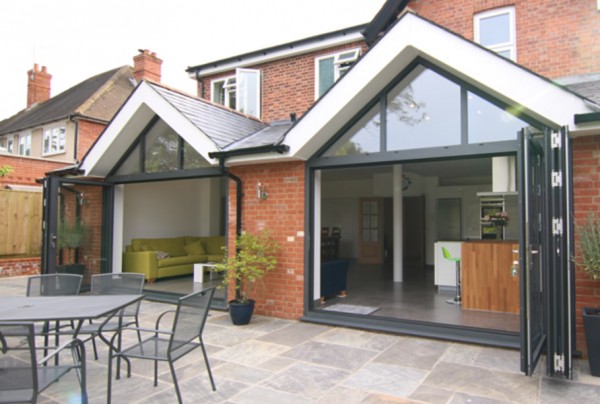 Atap Pelana dengan Pintu Lipat Panorama